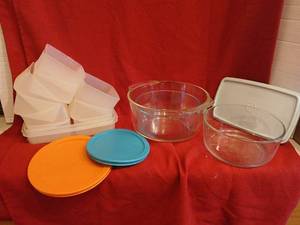 lot 1818 image: Food Storage Containers . Orange lid cracked see picture