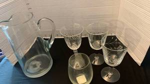 lot 1902 image: Glass Drinkware Set with Pitcher and Glasses, Etched Grape Design