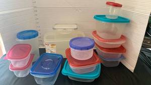 lot 1911 image: Misc storage containers