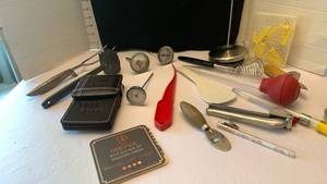 lot 1938 image: Kitchen utensilsgadgets and coasters