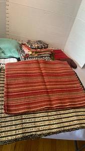 lot 1965 image: Placemats, pot holders and Norwex cloth