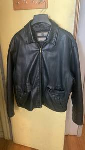 lot 1971 image: Mens Gap leather jacket - No size Likely size L