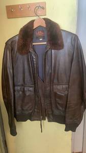 lot 1972 image: Mens Willis and Geiger leather jacket size 42