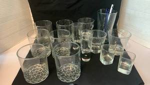 lot 1984 image: Mixed Drinking Glasses