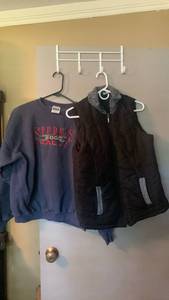 lot 2002 image: Ladies winter vest and sweatshirt size M