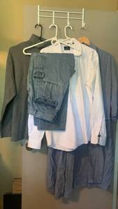 lot 2004 image: Mens clothes jeans size 36, shirts L and bathrobe