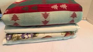 lot 2022 image: Table cloths