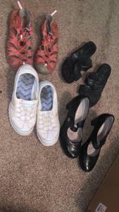 lot 2046 image: Ladies shoes size 9