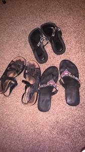 lot 2050 image: Ladies sandals 8-9
