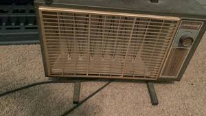 lot 2053 image: Lakewood Model 300 Electric Heater 1320W 120V