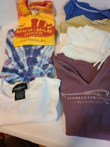 lot 2118 image: Ladies t-shirts including Harley-Davidson,  Doo-Dah Diner, tie dye