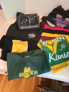 lot 2119 image: Ladies t-shirts