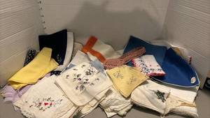lot 2230 image: Vintage Hankies