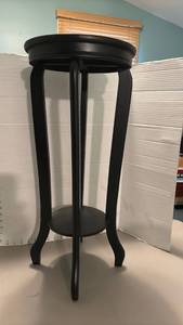 lot 2235 image: Black Round Pedestal Side Table with Shelf