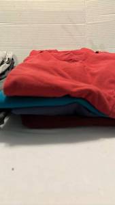 lot 2252 image: Thirteen tshirts size large - some with pockets