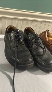 lot 2300 image: Size 11 - Mens shoes