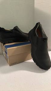 lot 2304 image: Clarks Walpath Step Black Leather Slip-On Shoe Size 11 M
