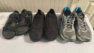 lot 2310 image: Mens size 11
