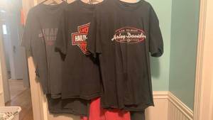 lot 2325 image: Harley Davidson t shirts