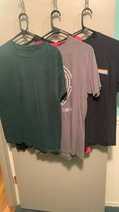 lot 2339 image: Mens t shirts size L Tags removed