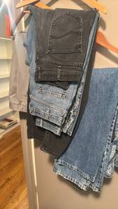 lot 2387 image: Jeans 36x30