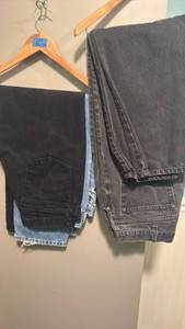 lot 2388 image: Jeans sizes 36x29 and 36x30