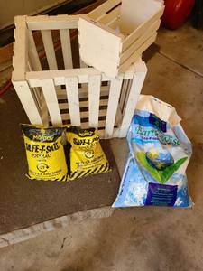 lot 4007 image: Bags of ice melt with wooden crate 19x18x14
