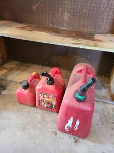 lot 4013 image: 3 empty trash cans