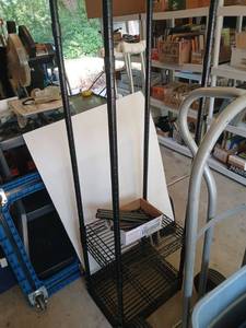 lot 4106 image: Metal adjustable shelving unit with Shelves 5ft tall 18 in x 14 in