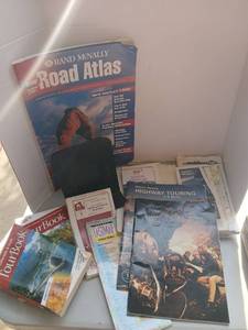 lot 4231 image: Rand McNally 1998 Road Atlas United States Canada Mexico Travel Maps Lot
