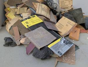 lot 4302 image: 3M Assorted Abrasive Sanding Sheets and Pads Lot