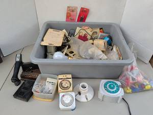 lot 4324 image: Lot of Electrical Timers and Controls with Accessories