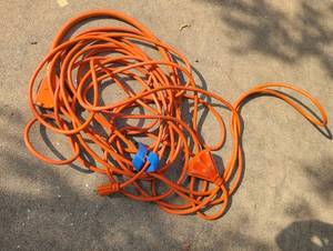 lot 4325 image: Extension Cord Lot 2 Pieces Orange