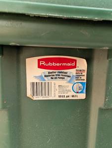 lot 4326 image: Rubbermaid Storage Box 18 US gal 68.1 L Shatter Resistant 2215 set of 2