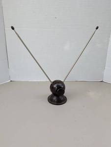 lot 4332 image: Radion Indoor TV Antenna with Dual Rods