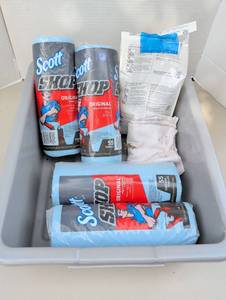 lot 4341 image: Scott Shop Towels Original Multi-Purpose 55 Towels Lot of 4 Rolls and cat litter