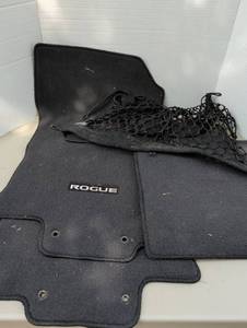 lot 4350 image: Rogue x Trail floor mats set with cargo net