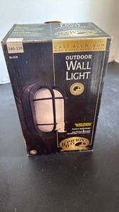lot 4420 image: Hampton Bay outdoor wall light appears new