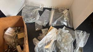 lot 4426 image: Screws, bolts and more