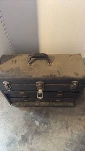 lot 4444 image: Metal tool box with contents 13.5x20x8