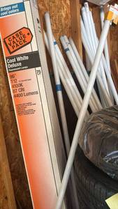 lot 4502 image: Fluorescent lights 96 inches some good some bad