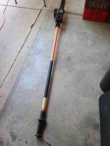 lot 4505 image: Remington electric pole saw