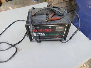 lot 4533 image: Sears 10250 Amp Battery Charger & Starter for 12 Volt Batteries untested
