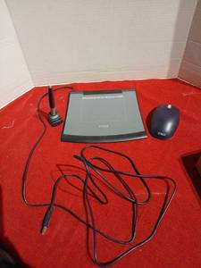 lot 1215 image: Wacom XC-100-00 Pen Tablet with Mouse