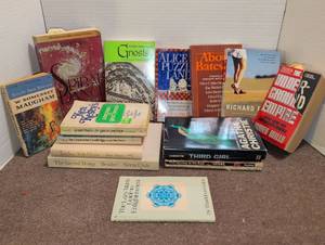 lot 3084 image: Mixed Lot Books Including Fiction Essays Puzzles Spirituality