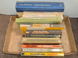 lot 3088 image: Book Lot 12 Titles Including Comanche Moon McMurtry The Samurai Hemingway