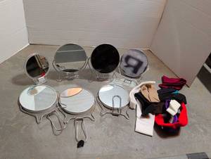 lot 3010 image: Tabletop Mirrors with Stands and headbands