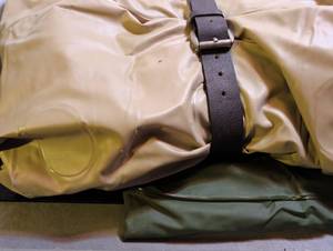 lot 3019 image: Two inflatable mattresses in unknown size and condition. In basement