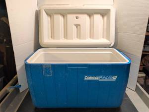 lot 3044 image: Coleman PolyLite 48 Cooler 48 quarts
