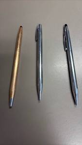 lot 996 image: Cross pen and pencils